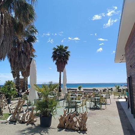 Lamberti Beach Apartment - 150 M From The Sea - Just Renewed - Wifi Savona Bagian luar foto