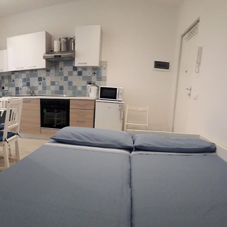 Lamberti Beach Apartment - 150 M From The Sea - Just Renewed - Wifi Savona Bagian luar foto