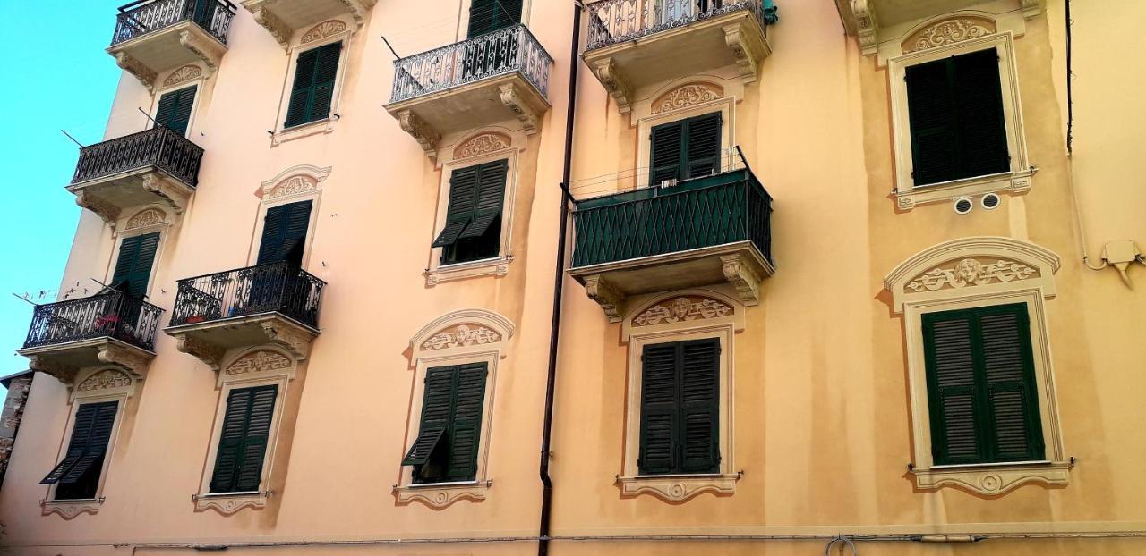 Lamberti Beach Apartment - 150 M From The Sea - Just Renewed - Wifi Savona Bagian luar foto