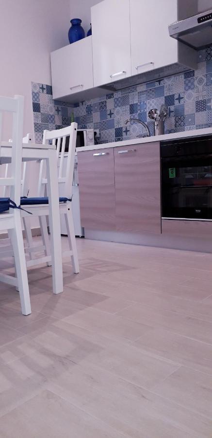 Lamberti Beach Apartment - 150 M From The Sea - Just Renewed - Wifi Savona Bagian luar foto