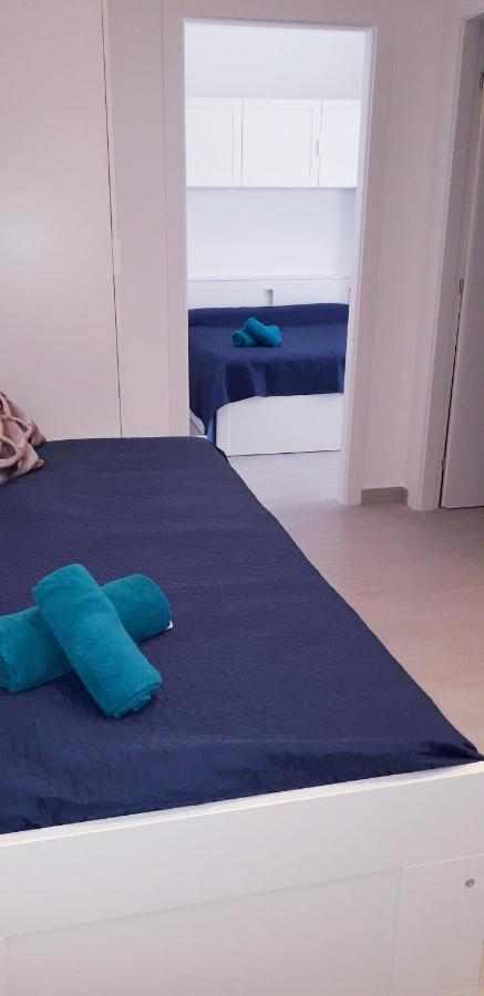 Lamberti Beach Apartment - 150 M From The Sea - Just Renewed - Wifi Savona Bagian luar foto