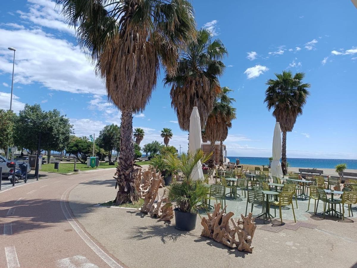 Lamberti Beach Apartment - 150 M From The Sea - Just Renewed - Wifi Savona Bagian luar foto